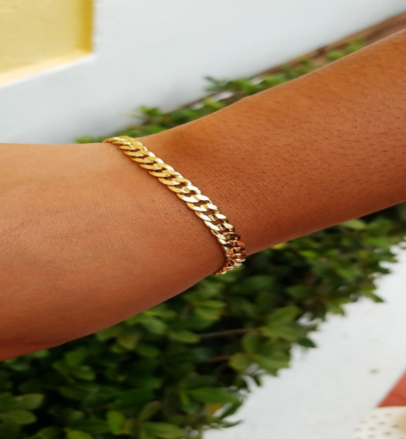 Fit For a Queen Gold Plated Bracelet - Trendznstuff